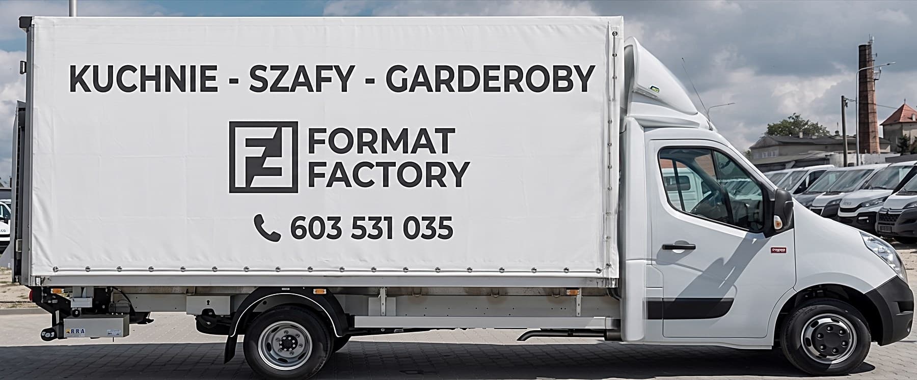 Bus Format-Factory z zabudową kontenerową — kuchnie, szafy, garderoby